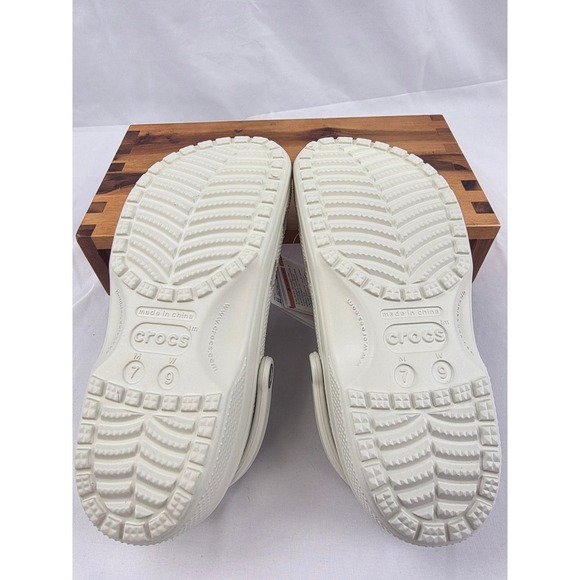 Crocs Classic Clog Off White Mens Size 7 Womens 9 Slip On Sandals Comfort NWT - Picture 10 of 14